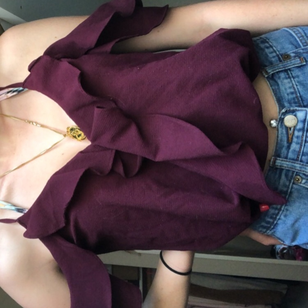Burgundy shirt cropped